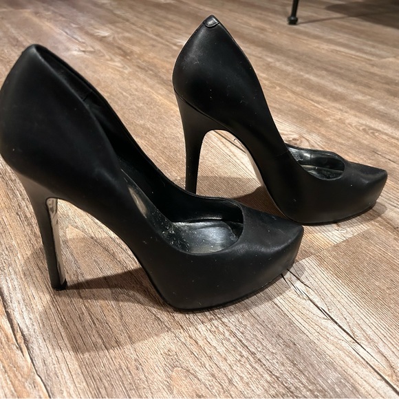 Jessica Simpson black heels - Picture 2 of 7